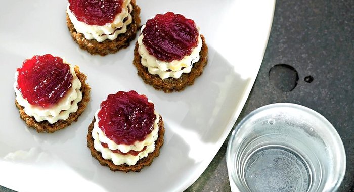 Торт из свеклы с козьим сыром