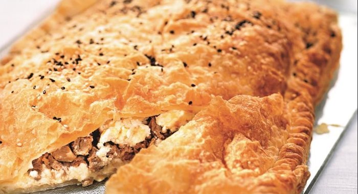 Мясной пирог с творогом