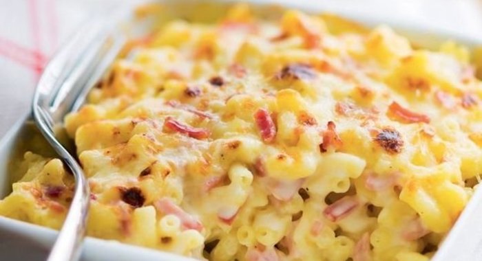 Макаронная запеканка с ветчиной и сыром