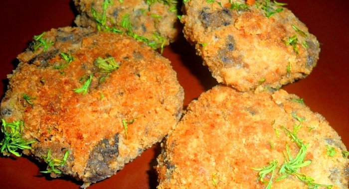 Котлеты мясные с грибами