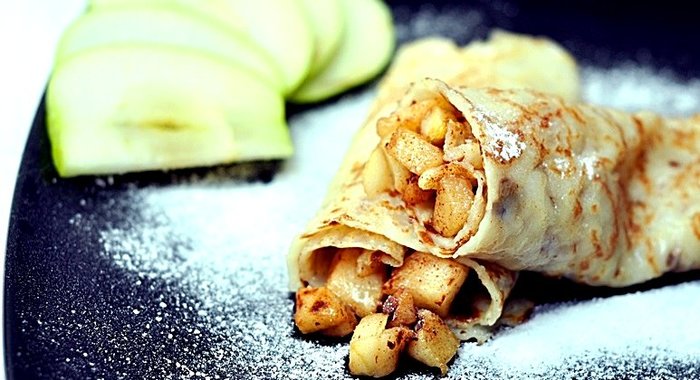 Блинчики с яблоками на кефире