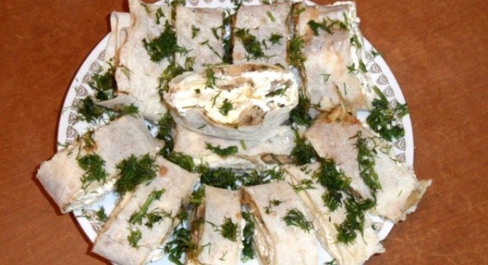 Рулет из лаваша с шампиньонами