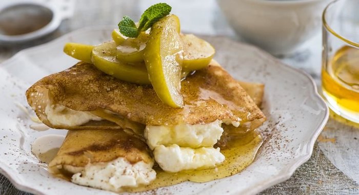 Блинчики с яблоками и рикоттой