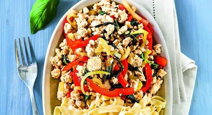 Жаркое из фарша с перцем и базиликом