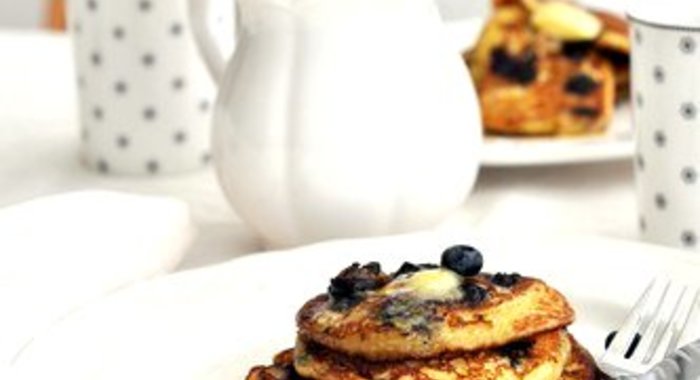 Блинчики с черникой и орехами