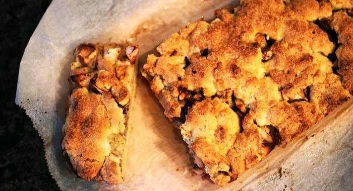 Яблочный пирог с манной крупой