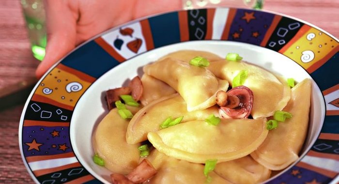 Пельмени с маринованными грибами