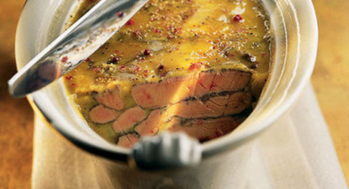 Хлеб с розмарином и изюмом