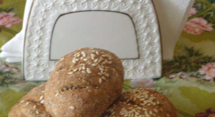 Бездрожжевой хлеб с аромат кардомона, кунжута, кориандра, тимьяна