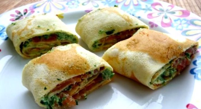 Блинные рулеты с красной рыбой