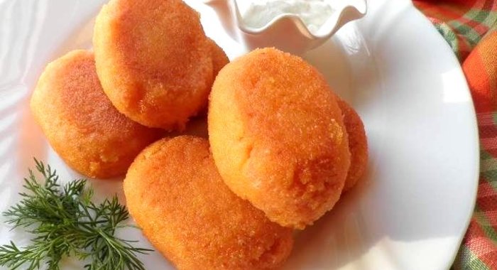 Морковные котлеты с манкой