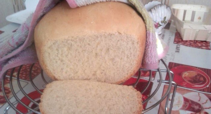 Пшеничный хлеб с кунжутом в хлебопечке