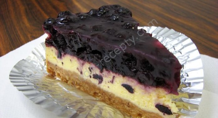 Торт творожный с черникой