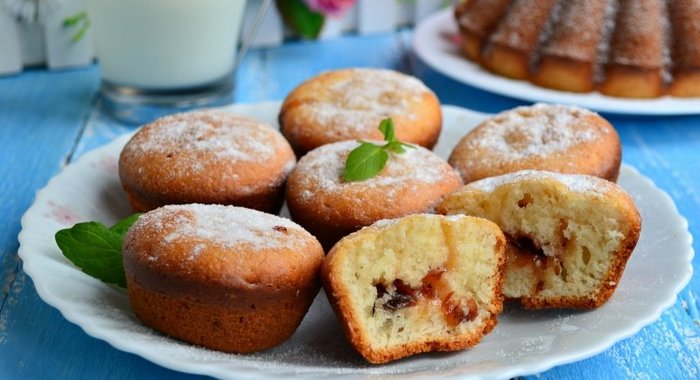 Кексы на кефире с джемом