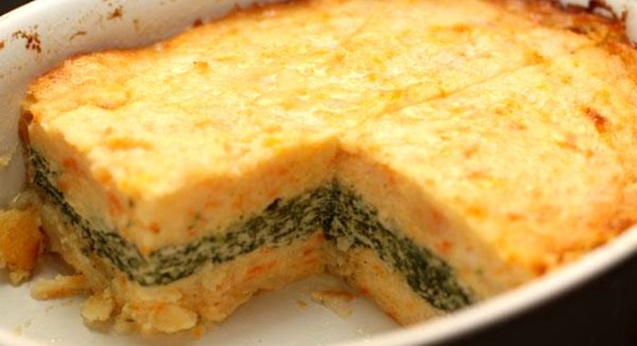 Картофельная запеканка с курицей и шпинатом