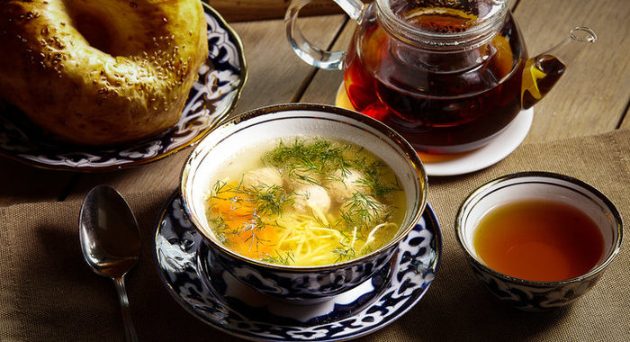 Куриный суп с лапшой и фрикадельками