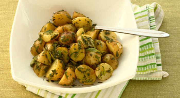 Картофельный салат с зеленью