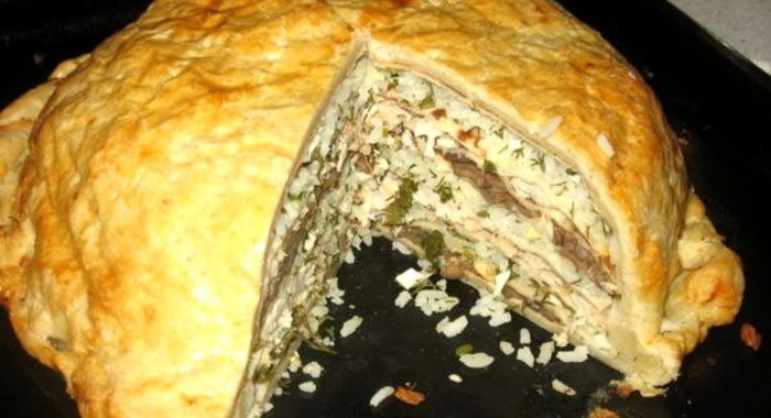 Курник из слоеного теста