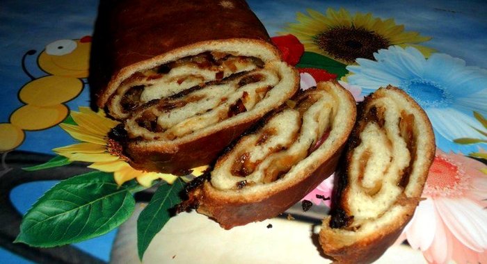 Рулет с жаренным луком