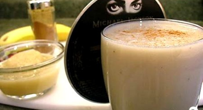 Витаминный напиток с яблоком и корицей