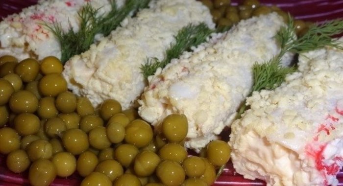 Рулетики из крабовых палочек