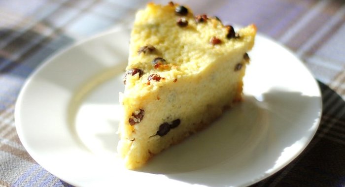 Запеканка пшенная с изюмом