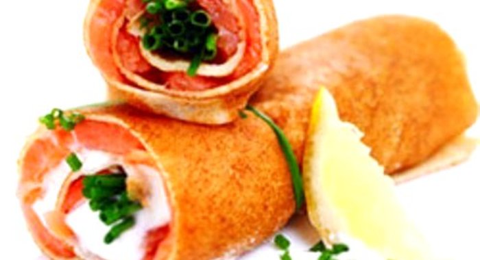 Рулетики с лососем