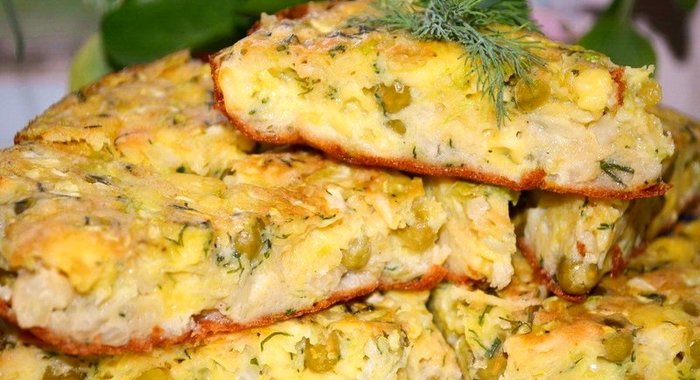 Капустная запеканка с сыром и зеленым горошком