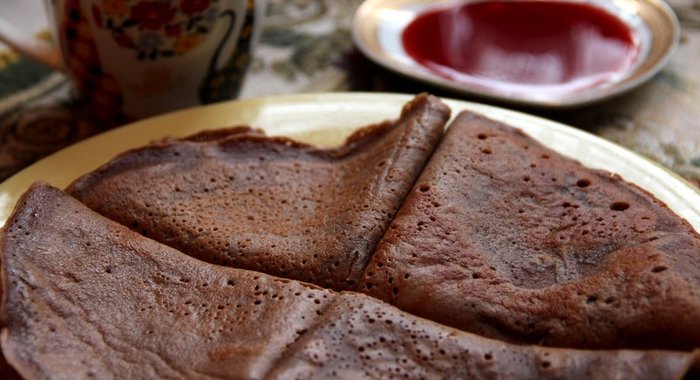 Шоколадные блины на йогурте