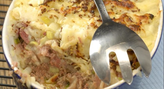 Запеканка из картофеля и лука-порея