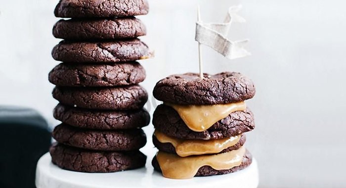 Шоколадное печенье со сгущенкой