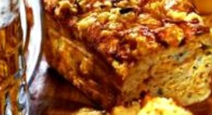 Луковый кекс с сыром