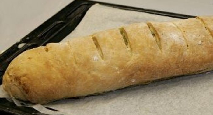 Итальянский батон с моцареллой