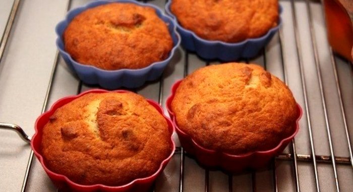 Банановые кексы с орехами и сырным кремом