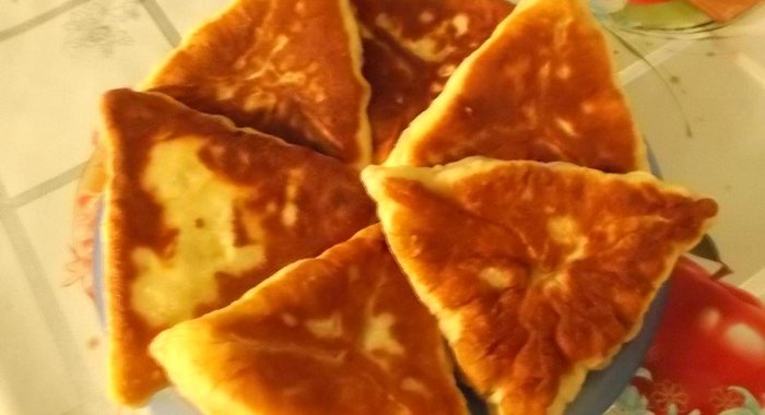 Треугольники с картофелем и скумбрией