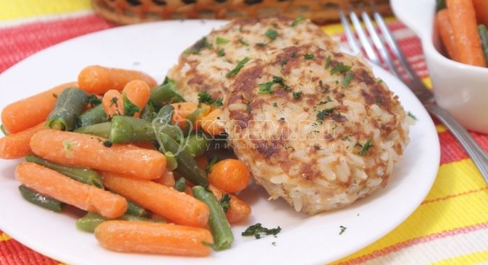 Рыбные котлеты с рисом