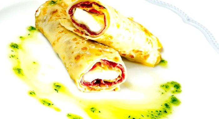 Блинчики с моцареллой Unagrande и сыровяленой ветчиной