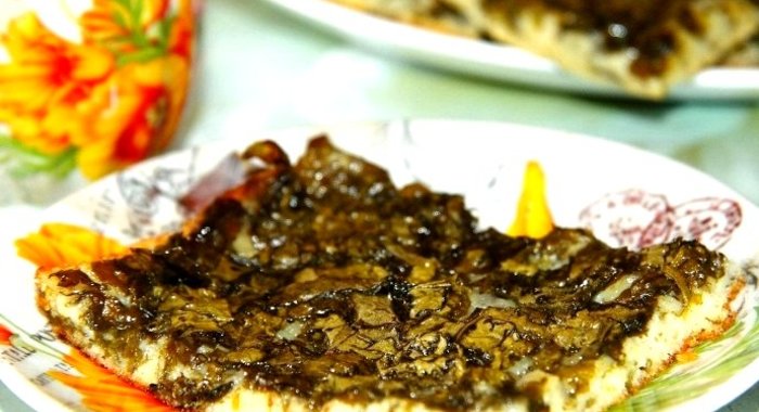 Пирог со щавелем на тонком тесте