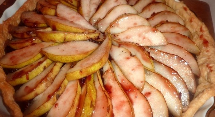 Перевернутый пирог с грушами и клюквой