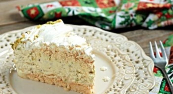 Торт-безе с фисташковым мороженым