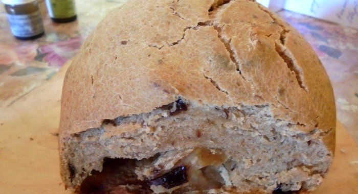 Сладкий хлеб с сухофруктами в хлебопечке