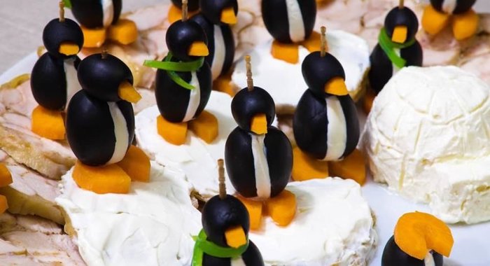 Куриный рулет и быстро-маринованная курица для фуршета (Пингвины на куриных льдинах)