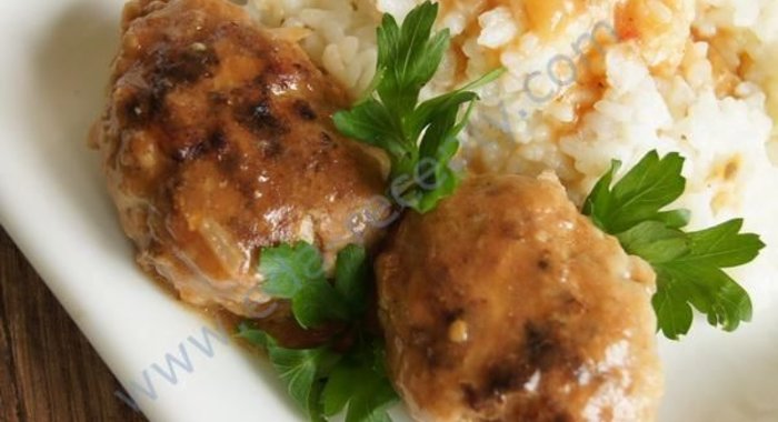 Котлетки с томатной подливкой