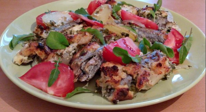 Запеканка с путассу, картофелем и зеленью