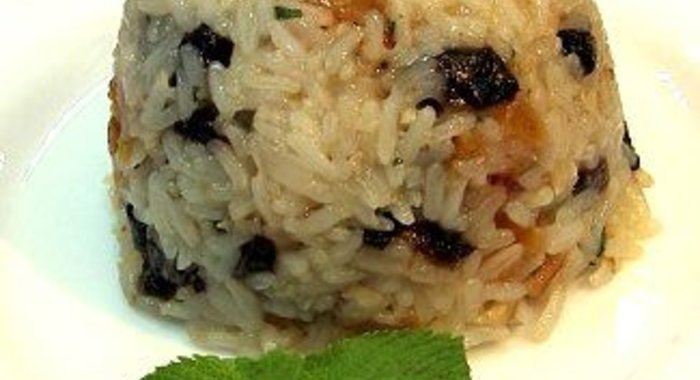 Рисовый пудинг с курагой и грецкими орехами