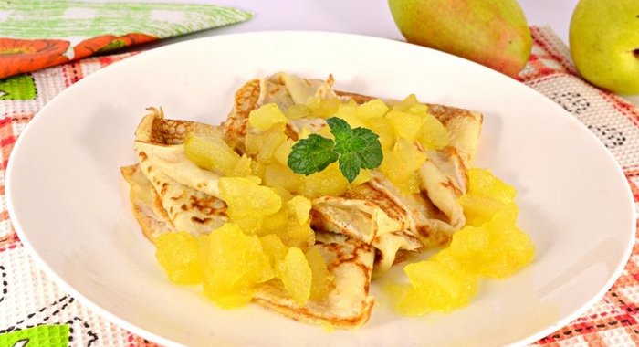 Блинчики с шафрановой грушей