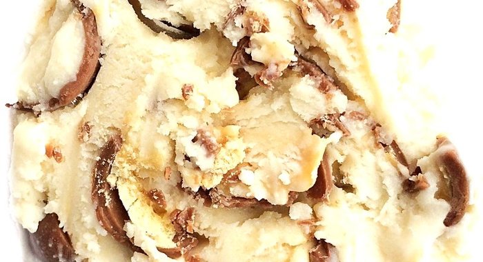 Мороженое с бейлисом и конфетами Maltesers