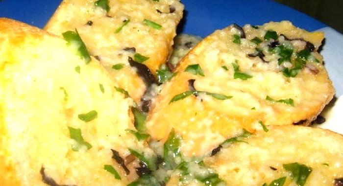 Хлебцы с сыром и чесноком