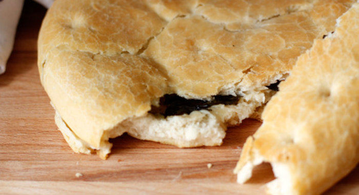 Фокачча с сыром и базиликом