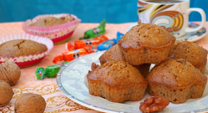 Карамельные кексы с цельнозерновой мукой и грецкими орехами